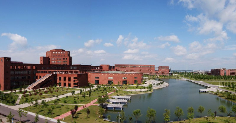 江西師范大學(xué)旭潔洗地機客戶案例-<a href=http://www.25zibx33.cn target=_blank class=infotextkey>洗地機生產(chǎn)廠</a>家